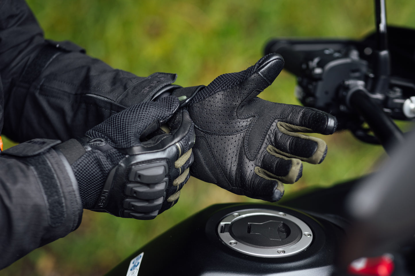 JURA AIR D3O GLOVE BLACK
