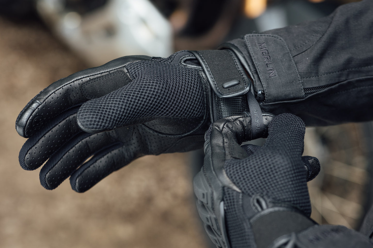 JURA AIR D3O GLOVE BLACK