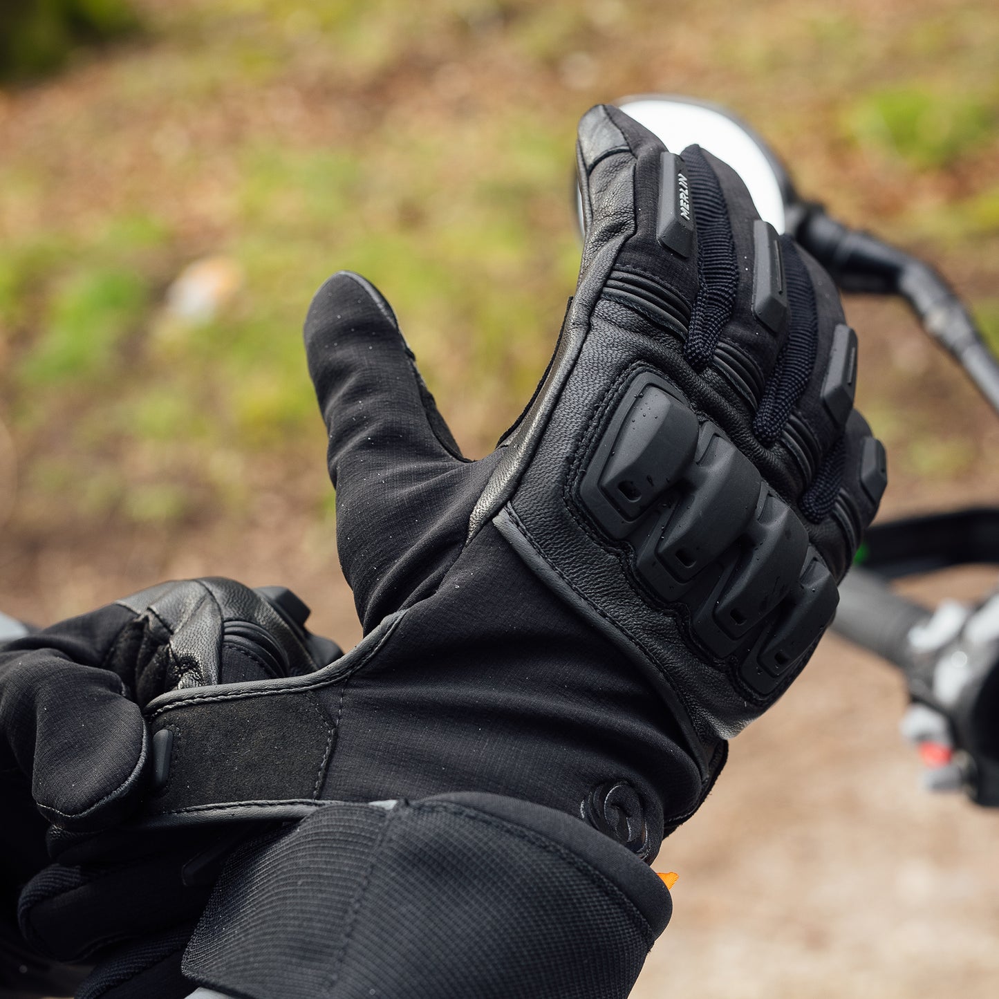 JURA HYDRO D3O GLOVE BLACK/GREY
